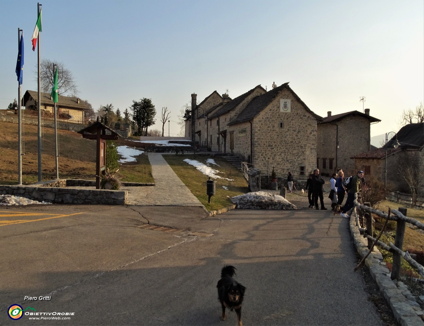 93 Visita a Arnosto, piccolo borgo antico di Fuipiano, ricco di storia, ben restaurato.JPG